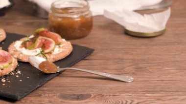 Tahıllı crispread meze