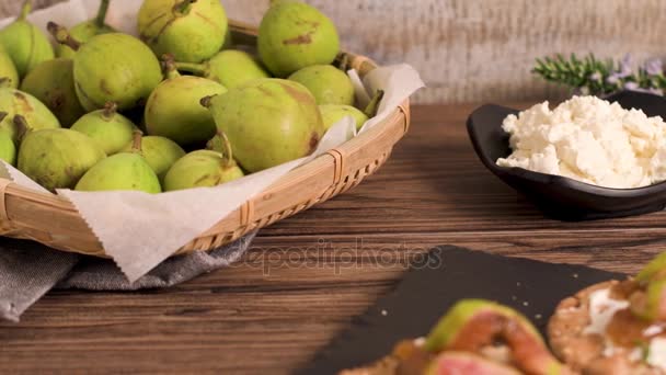 Multigrain crispread appetizer — Stock Video