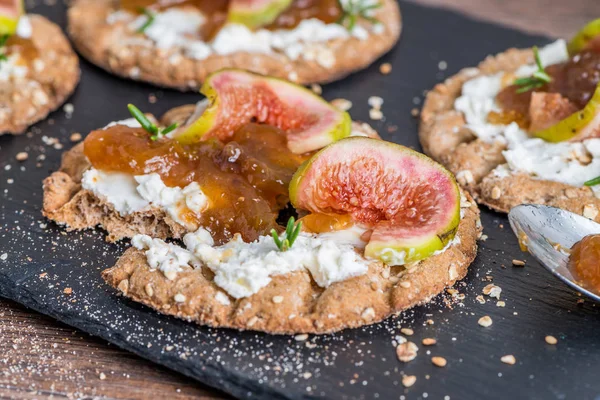 Tahıllı crispread meze