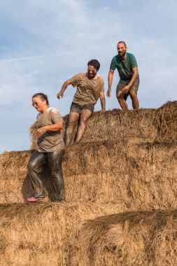 Saman osbtacle üstesinden sporcular