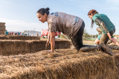 Saman osbtacle üstesinden sporcular