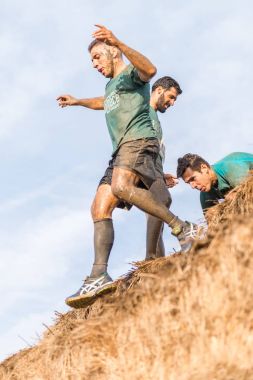 Saman osbtacle üstesinden sporcular