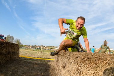 Saman osbtacle üstesinden sporcular