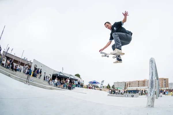 Jorge Simoes durante la quarta fase DC Skate Challenge — Foto Stock