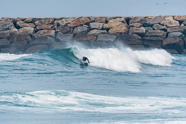 Bodyboarder surfen ocean wave — Stockfoto