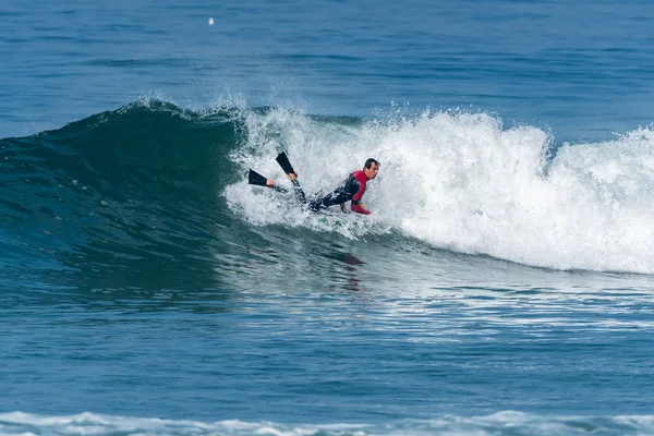 Bodyboarder 서핑 바다 물결 — 스톡 사진