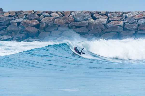 Bodyboarder surfen ocean wave — Stockfoto