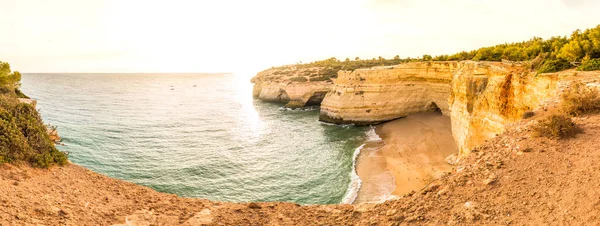 Benagil Beach Algarve'deki/daki oteller — Stok fotoğraf