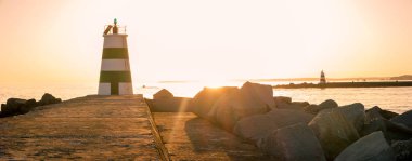 Molhe gün batımı görünümü