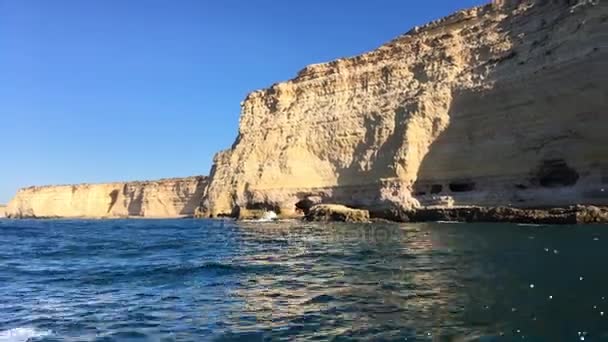 Rocky coastline near Carvoeiro — Stock Video