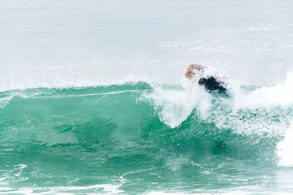 Bodyboarder 서핑 바다 물결 — 스톡 사진