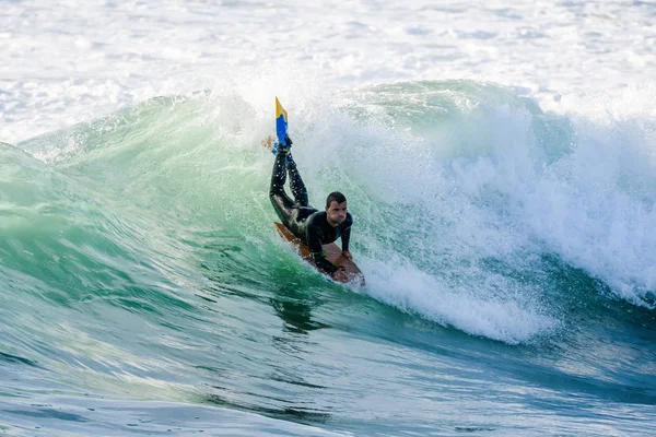 Bodyboarder surfing ocean wave — Stock Photo, Image