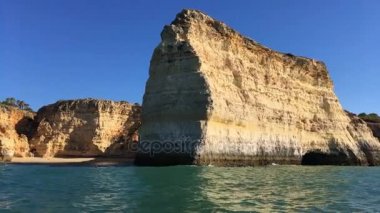 Carvoeiro yakınlarındaki Rocky sahili.