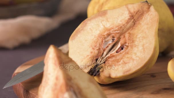 Owoce Pigwy Marmolady Misce Ceramiczne Blat — Wideo stockowe