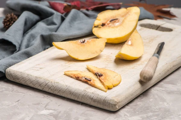 Piezas de fruta de membrillo — Foto de Stock