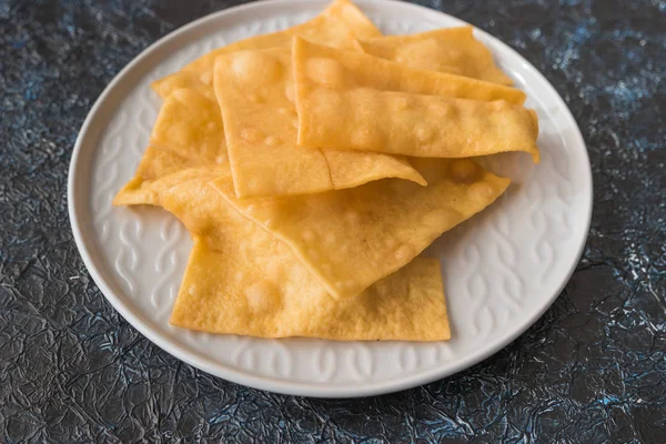 Coscoroes en un plato —  Fotos de Stock