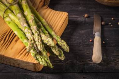 taze yeşil kuşkonmaz