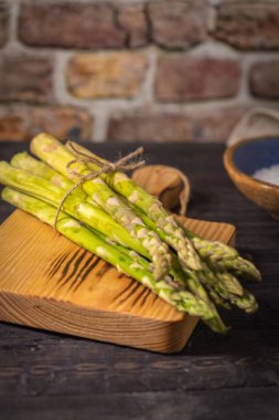 taze yeşil kuşkonmaz