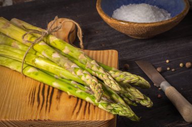 taze yeşil kuşkonmaz