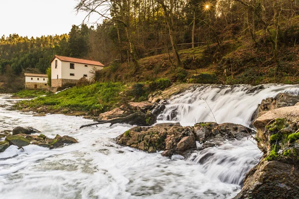 Elvebekk i Portugal – stockfoto