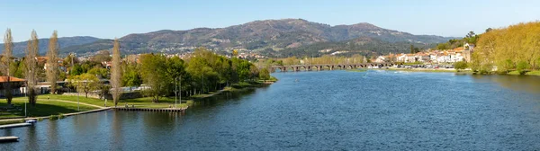 Roman bridge crossing the Rio Lima — Stock Photo, Image