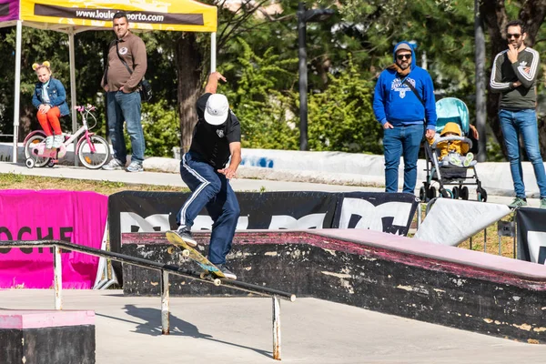 Duarte Pires во время первого этапа DC Skate Challenge — стоковое фото