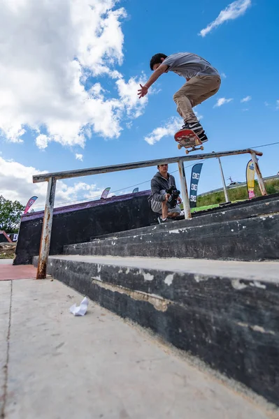 Diogo Carmona во время первого этапа DC Skate Challenge — стоковое фото