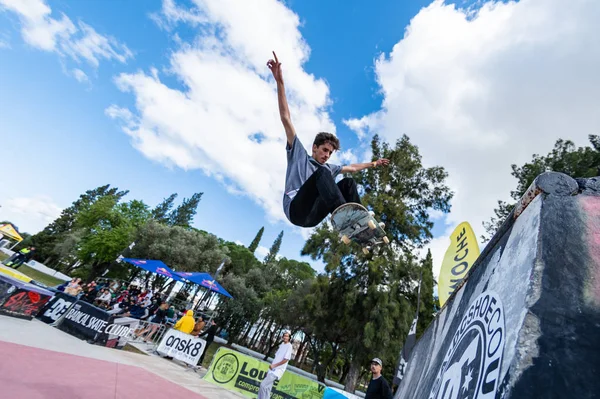 Тиаго Пинто во время первого этапа DC Skate Challenge — стоковое фото