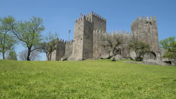 Guimaraes Portekiz Nisan 2018 Yaklaşık Castle Guimaraes Portekiz Kuzey Bölgesinde — Stok video