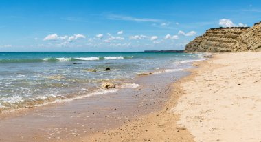 Ponta da Piedade Algarve bölgesi Portekiz Lagos yakınındaki güzel kumlu plaj.