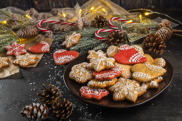 Galletas de Navidad horneadas —  Fotos de Stock