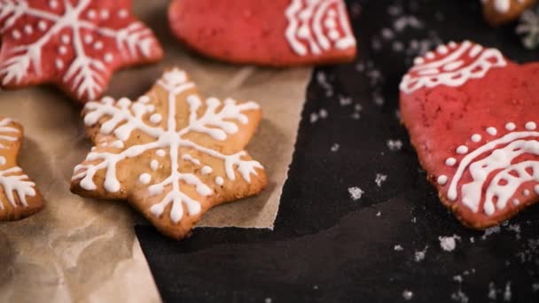 Запечене Різдвяне Печиво Сільському Темному Фоні — стокове відео
