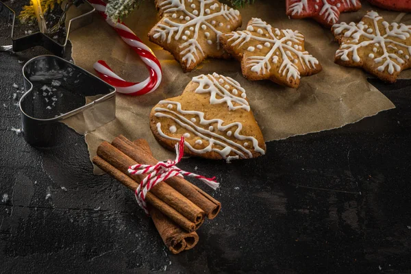 Galletas de Navidad horneadas —  Fotos de Stock