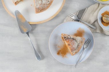 Armut ve tarçınlı lezzetli kek dilimi