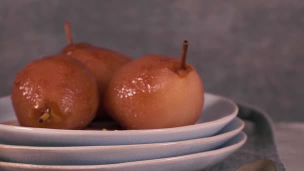 Pêras Escalfadas Deliciosa Receita Caseira Sobre Bancada Cozinha — Vídeo de Stock