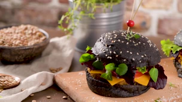 Tasty Grilled Veggie Burger Lentils Dry Tomato Thyme Black Bread — Stock Video