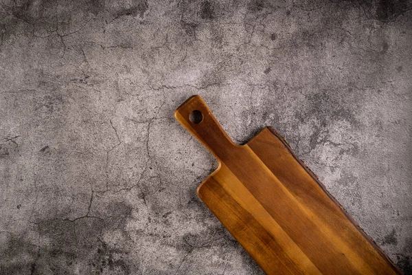 Top View Wooden Cutting Board Old Stone Countertop — Stock Photo, Image