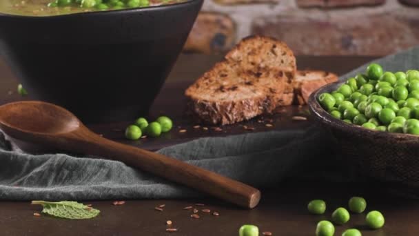 Yeşil Bezelye Çorbası Keten Tohumu Balkabağı Kırsal Mutfak Tezgahında Ayçekirdeği — Stok video