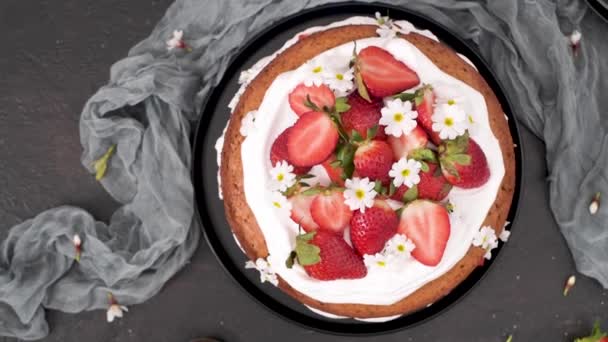 Strawberry Cake Strawberry Sponge Cake Fresh Strawberries Sour Cream Dark — Stock Video