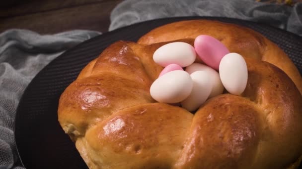 Folar Pascua Con Almohadillas Azúcar Mesa Madera — Vídeos de Stock