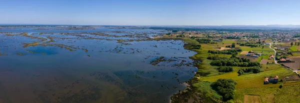 葡萄牙阿韦罗Aveiro湖附近Ribeira Das Teixugueiras的空中景观 — 图库照片