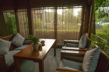 Çin yarda ve çayevinde.