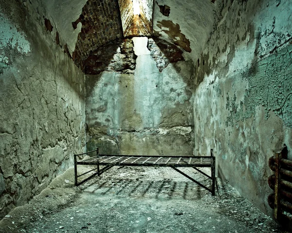 Börtön cella kiságy — Stock Fotó