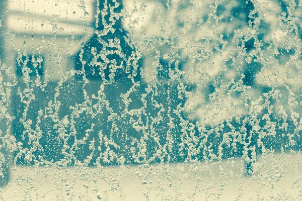 눈 덮인 겨울 창 — 스톡 사진