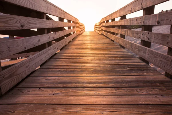 Chodnik drewniany beach — Zdjęcie stockowe