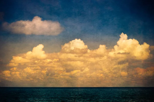 Céu texturizado nuvens oceânicas — Fotografia de Stock