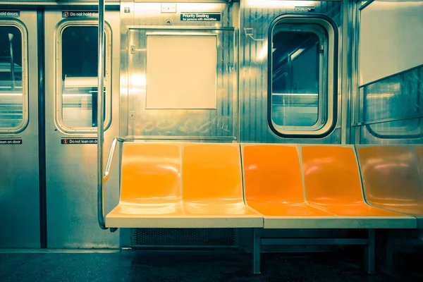 Нью-йоркському міському метро — стокове фото