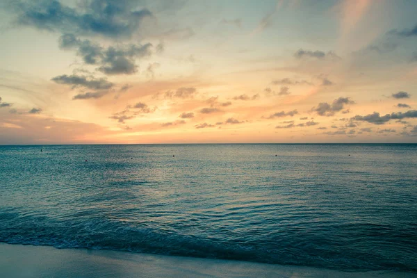 Pôr do sol praia mar — Fotografia de Stock