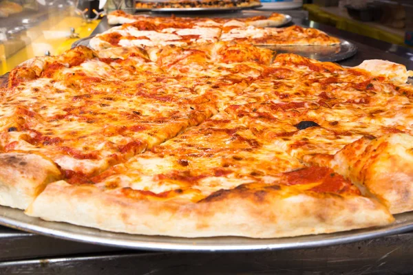 New York Pizza lepény — Stock Fotó