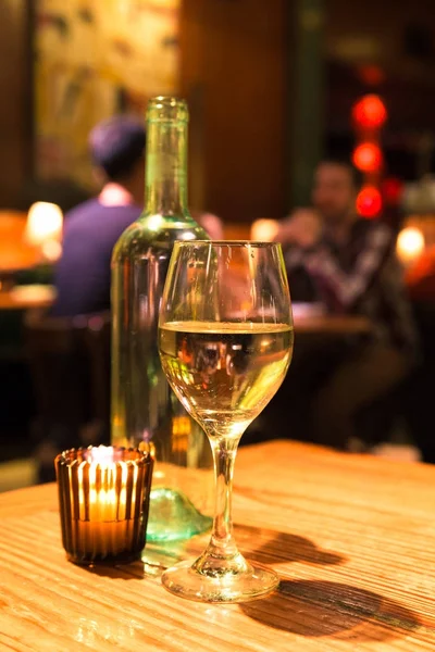 Restaurace Vinný svíčka — Stock fotografie